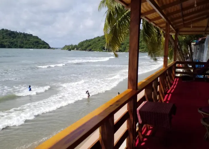 Fernandes Bar And Restaurant